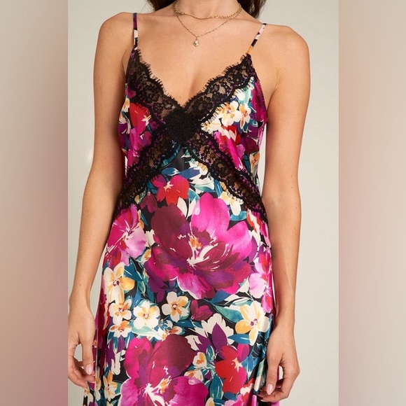 Sleeveless Floral Satin Midi Dress with Lace Trim - Picture 2 of 5